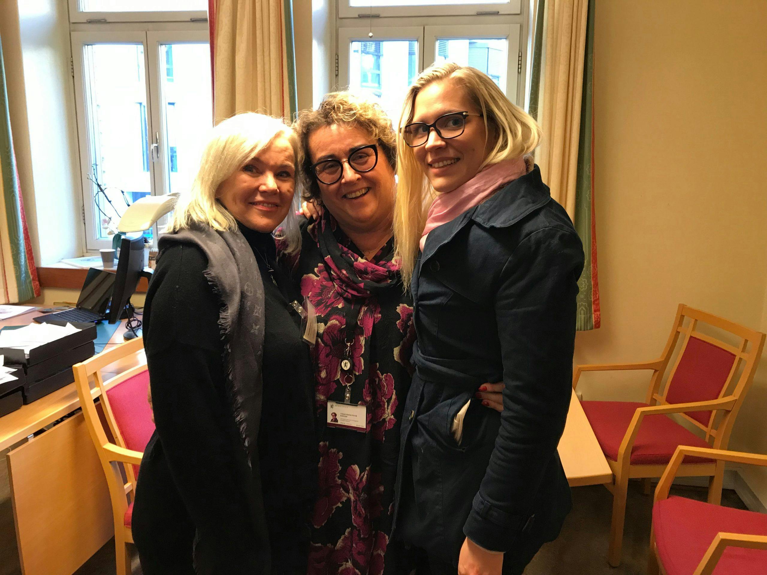 MØTTE MINISTEREN: Mona Anita Espedal Årets modigste kvinne 2019 Tara-prisen Olaug Bollestad